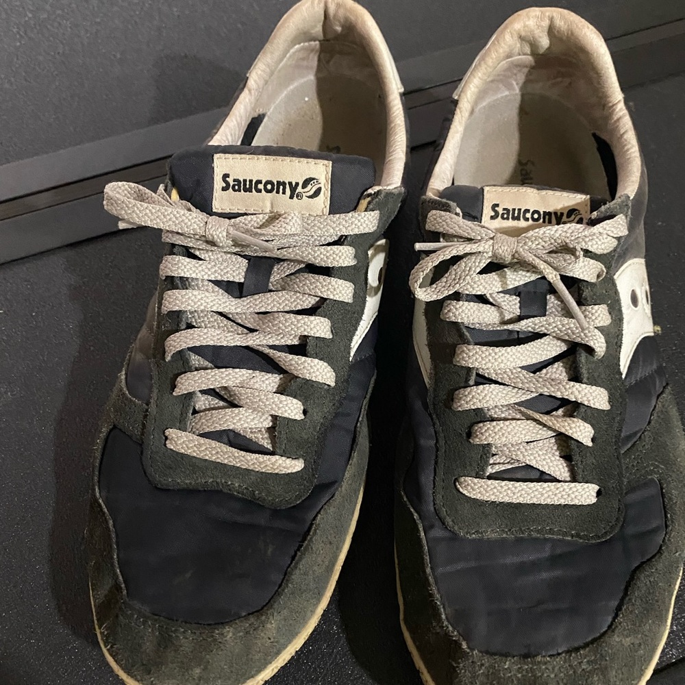 Saucony running shoes. Bullet low pro. Gray and white. Good shape.